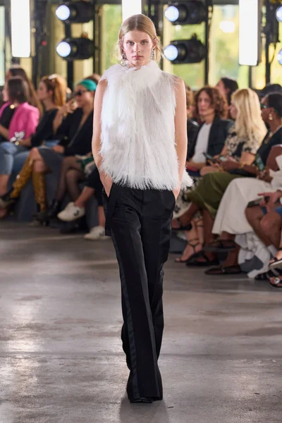 Look 33